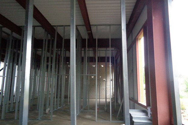    Строительство главного корпуса спорткомплекса в Озерках завершено на 51 %