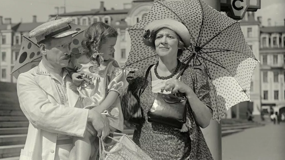 Кадр из фильма "Подкидыш"