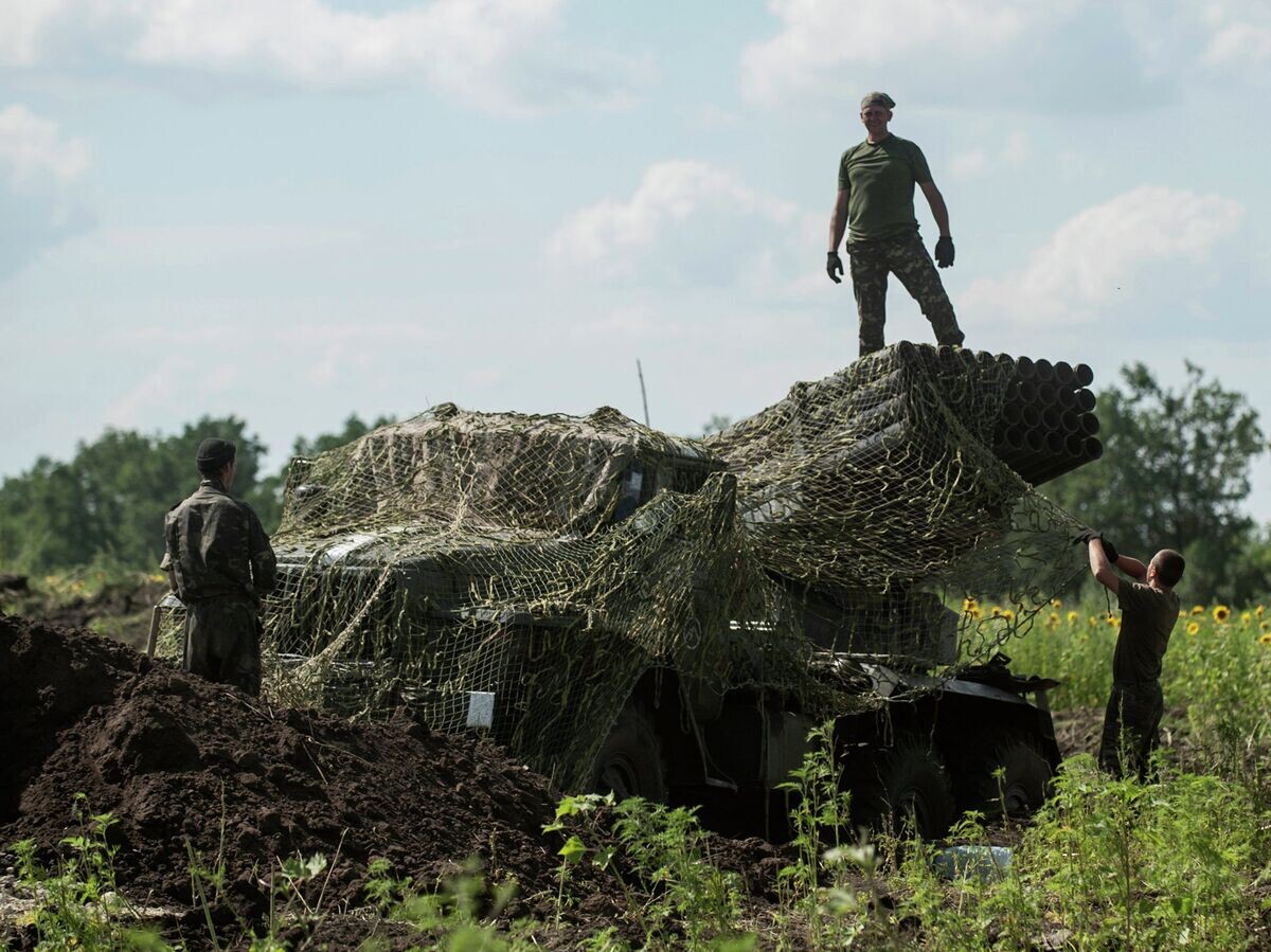    Украинские войска. Восточная Украина. Архивное фото© AP Photo / Evgeniy Maloletka