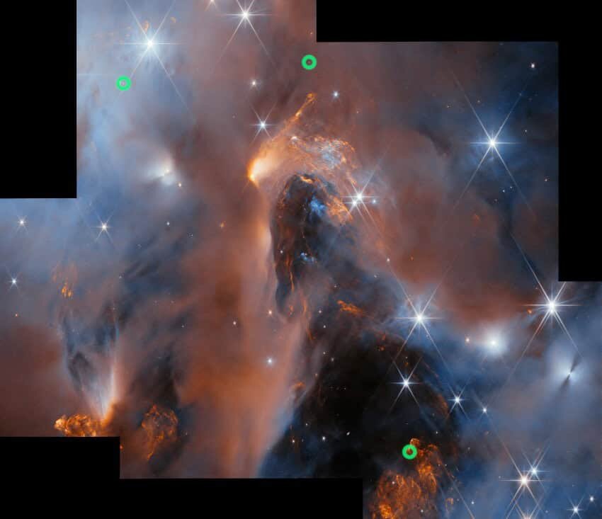 Широкоугольная мозаика NGC1333 с тремя недавно обнаруженными объектами (NN1, NN2, NN3), обозначенными зелеными маркерами. Автор: ESA/Webb, NASA & CSA, A. Scholz, K. Muzic, A. Langeveld, R. Jayawardhana