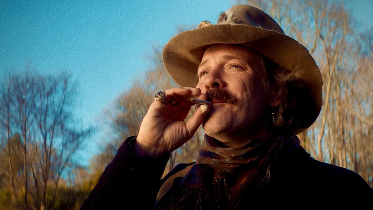 Повар Флойд Монк (в исполнении Питера Сарсгаарда)