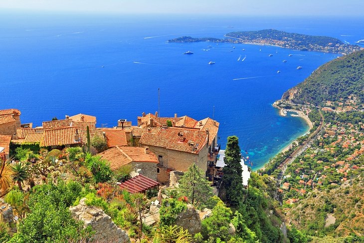 Вид на Лазурное побережье (Nice Cote D'Azur) - прим.:фото предоставил представитель пассажира чартерного рейса