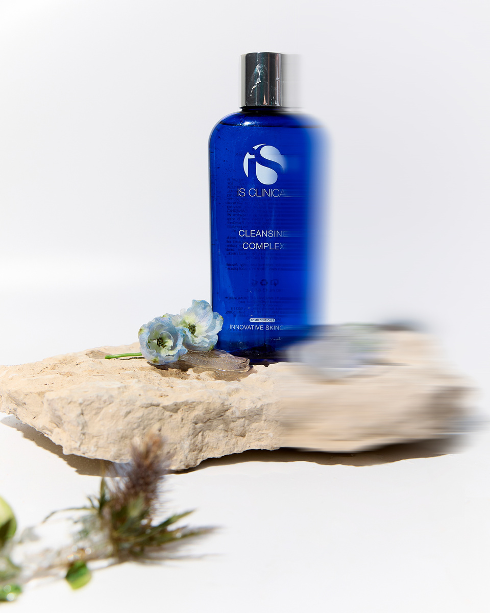 гель для умывания с салициловой кислотой iS CLINICAL Cleansing Complex