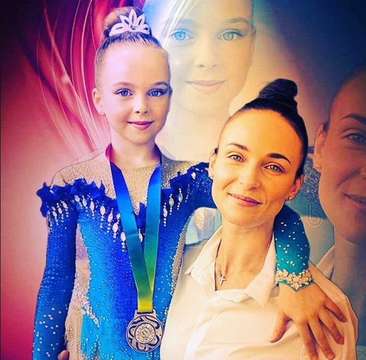 на фото Анна Снаткина и ее дочь Вероника 