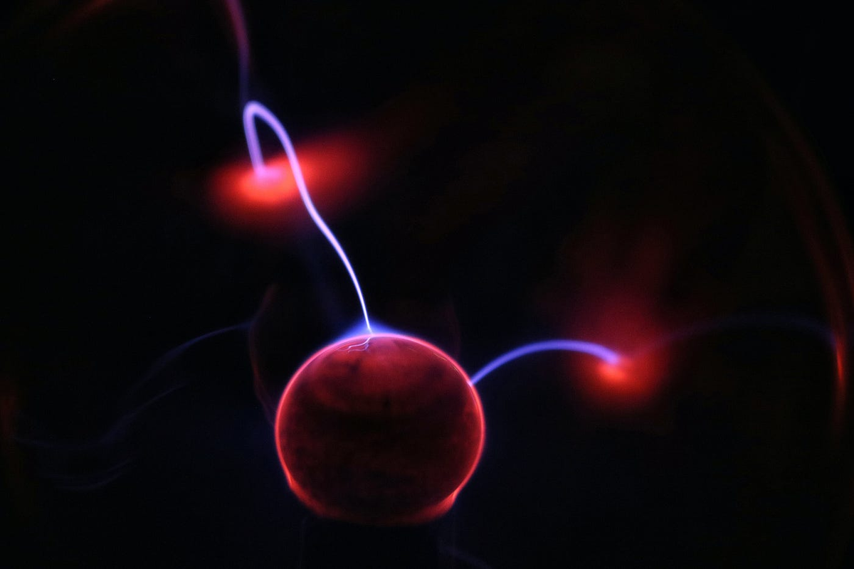Источник: https://medium.com/@marcwhite_72323/quantum-physics-affects-us-more-than-we-realise-7942feb46d34