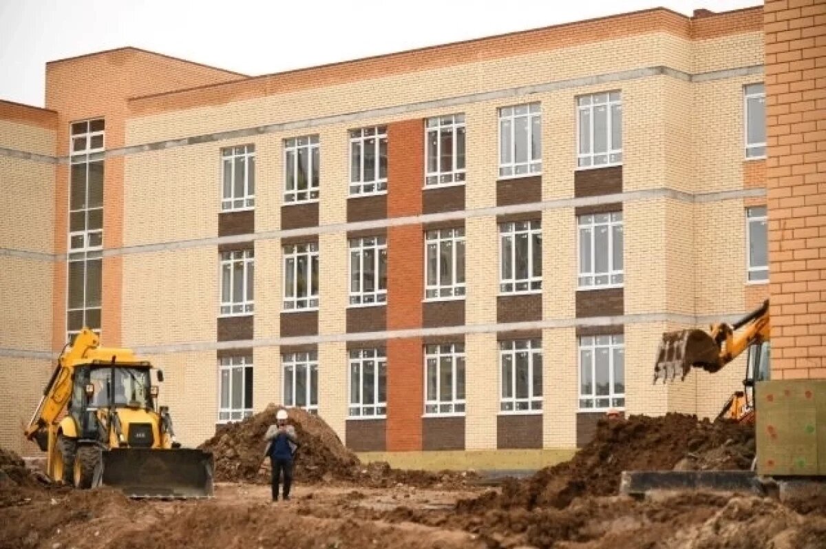    Школу в Солнечном должны слать к концу года.
