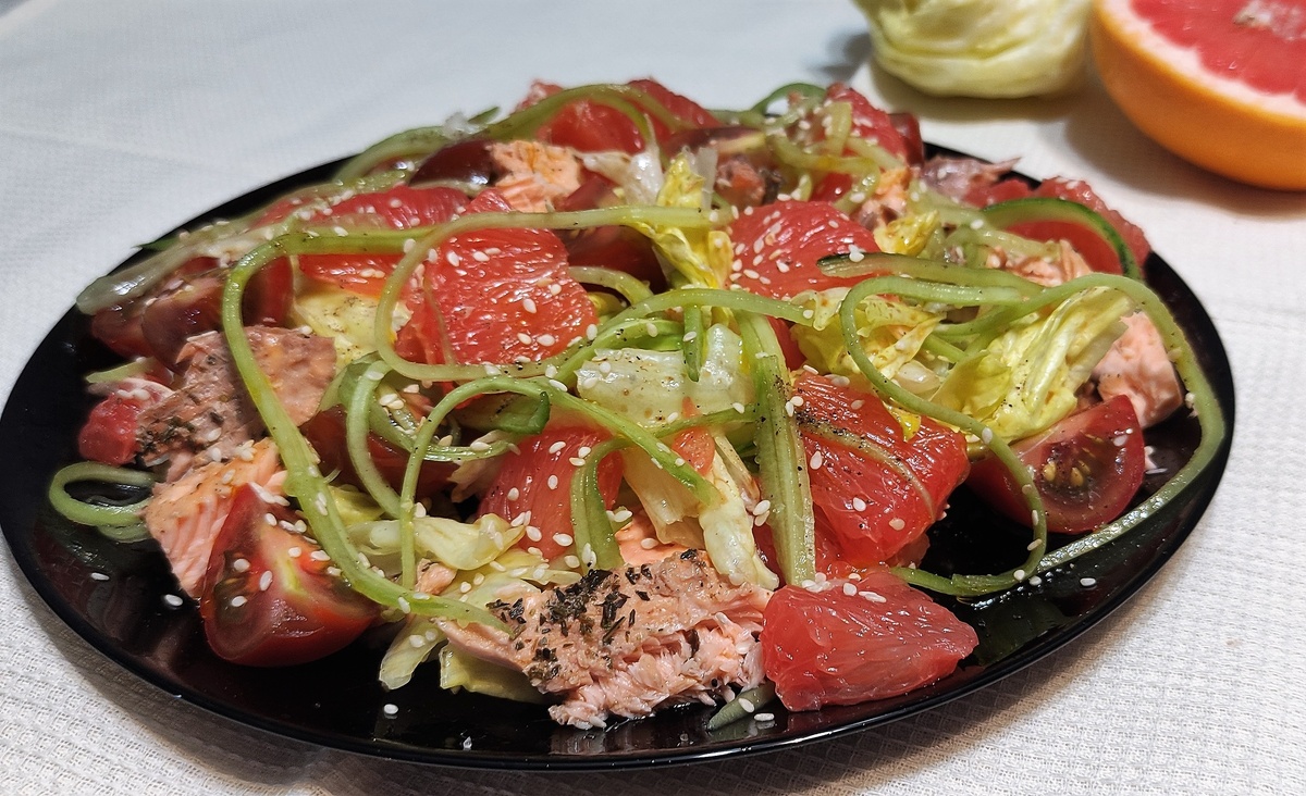 Салат с горбушей и грейпфрутом от Марии Б. Рецепт - в конце статьи! 