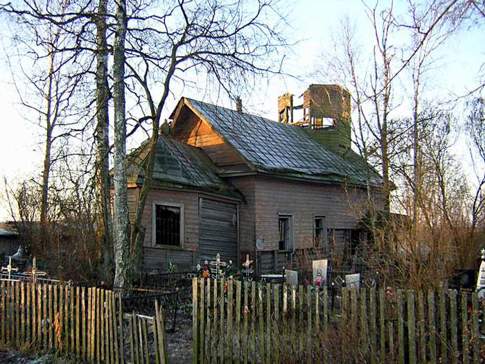 Храм в 2008 г. Фото В. Шелемина с сайта "Соборы". С тех пор почти ничего не переменилось.