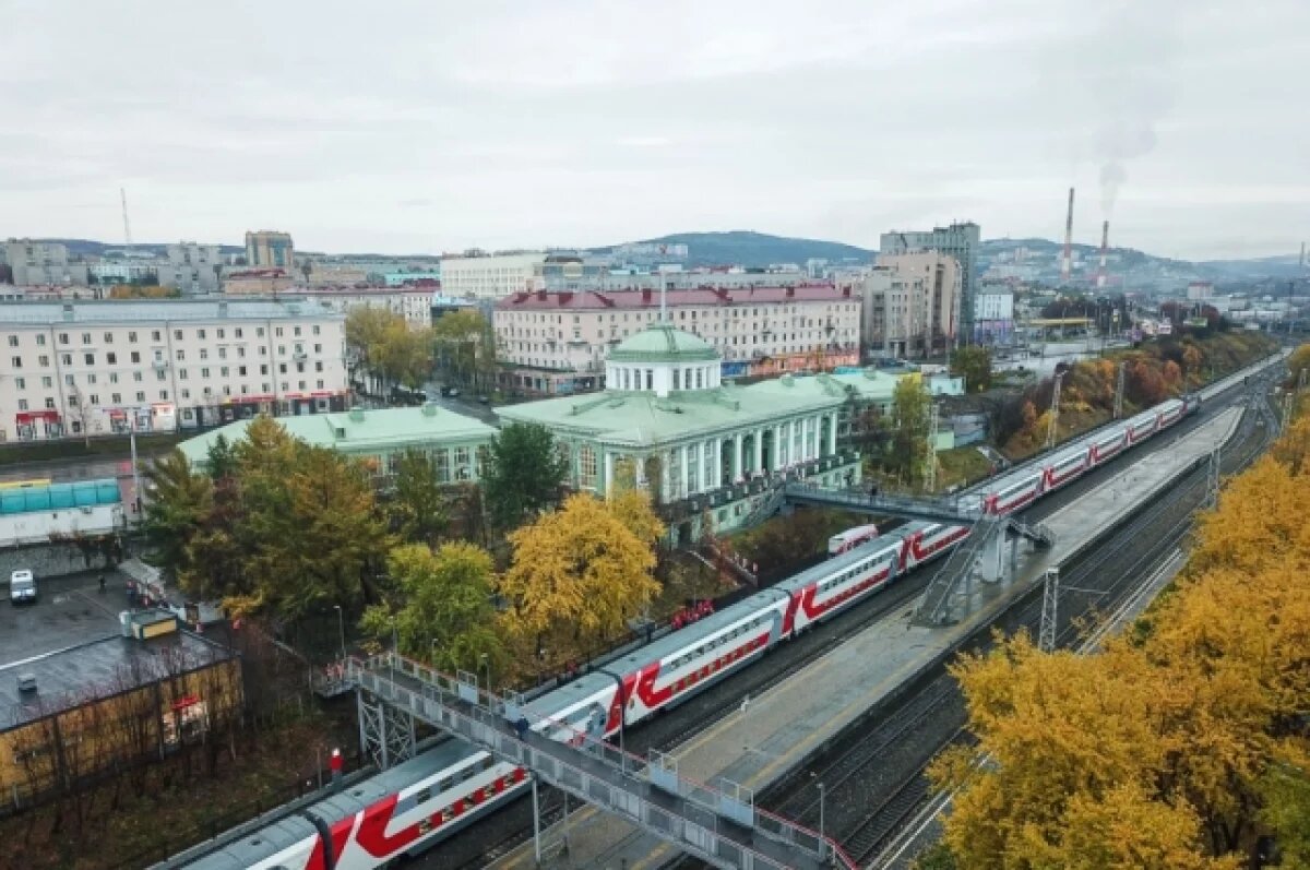    В Мурманске на железнодорожном вокзале установят пандусы на лестнице