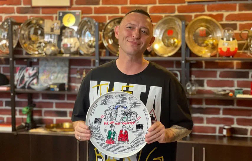 Рома зверь и тарелочка художественного фильма "Всё, что тебя касается" – кинокомпании «Наше кино» по заказу он-лайн кинотеатра Окко