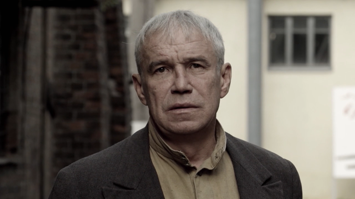 Кадр из сериала "Ленинград 46", 2014 г., режиссер Игорь Копылов, сценаристы Андрей Тумаркин, Елена Строгалева, Игорь Копылов, композиторы Дарин Сысоев, Анатолий Зубков (скриншот) 