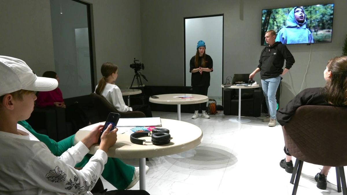    В Ханты-Мансийске учили снимать буктрейлеры