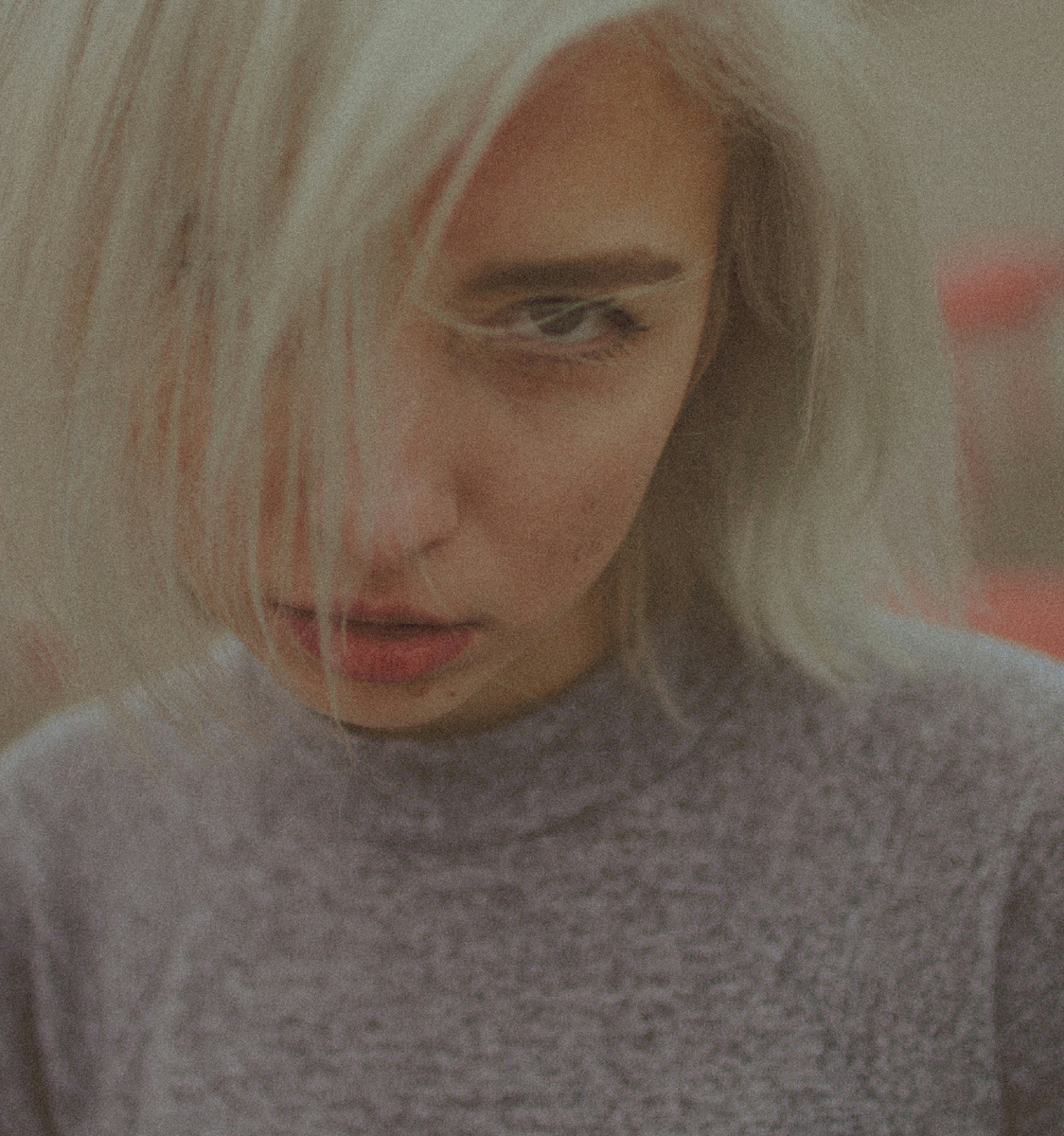 "Малой на улице сам по себе, как подорожник, Он не боится никого, ведь у него есть ножик"(с) Фото: Unsplash