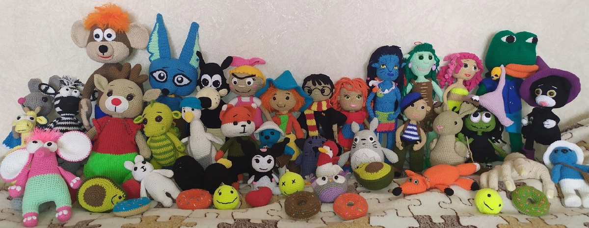 Мои игрушки . Тут уже  многое продано.