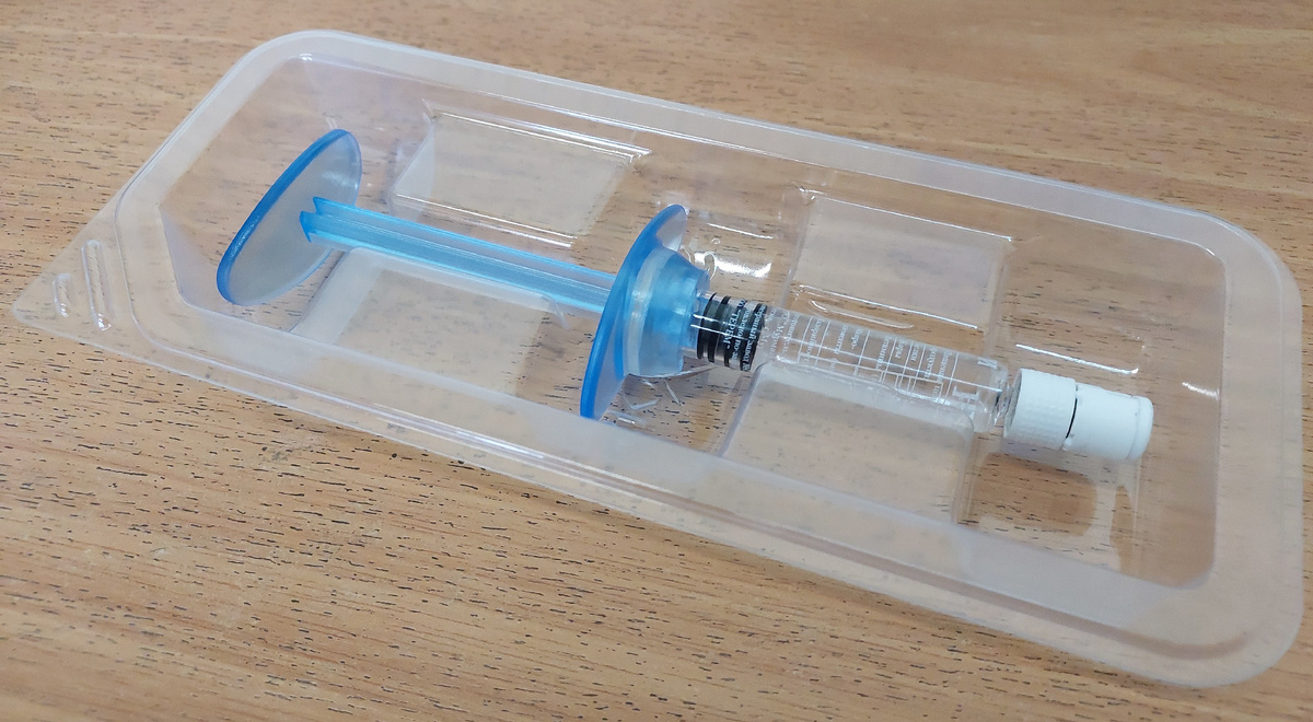 Медицинский блистер с предзаполненным шприцем