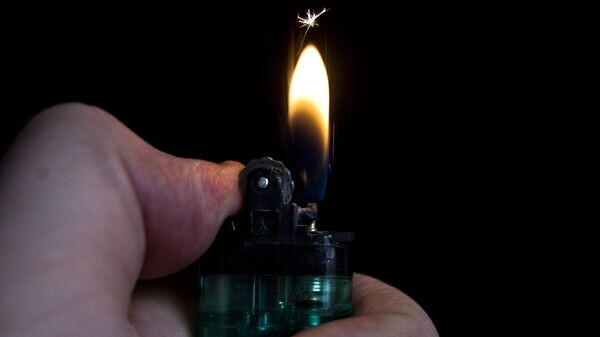    CC BY 2.0 / Jase Curtis / little spark