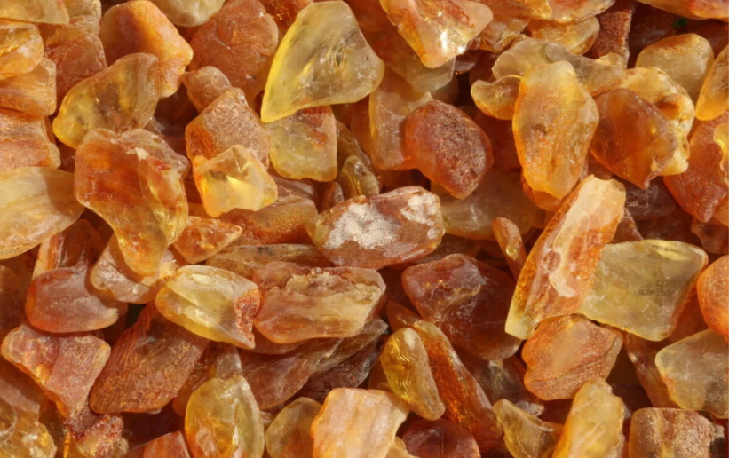 Необработанный янтарь