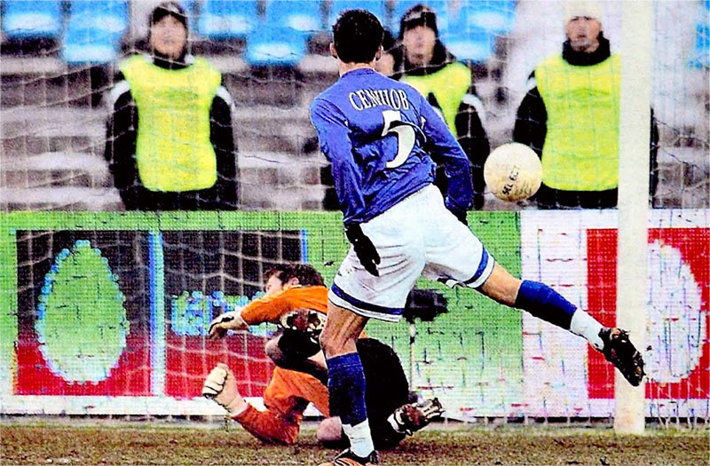 «Динамо» (Москва) - «Торпедо» - 2:1. Гол Игоря Семшова.