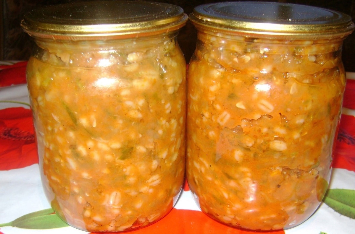 Рассольник на зиму с капустой и перловкой. Огурцы для рассольника на зиму. Рассольник на зиму из свежих огурцов без перловки. Солёные огурцы для рассольника на зиму. Рассольник на зиму с перловкой и свежими огурцами.