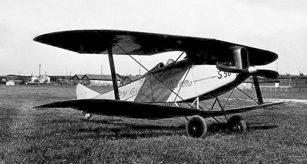 Marchetti MVT. Полная масса: 987 кг.  Двигатель SPA 6A 220 л.с. Максимальная скорость: 250 км/ч 
Вооружение 2 × 7,7- мм (0,303- дюймовых ) пулемета Vickers 