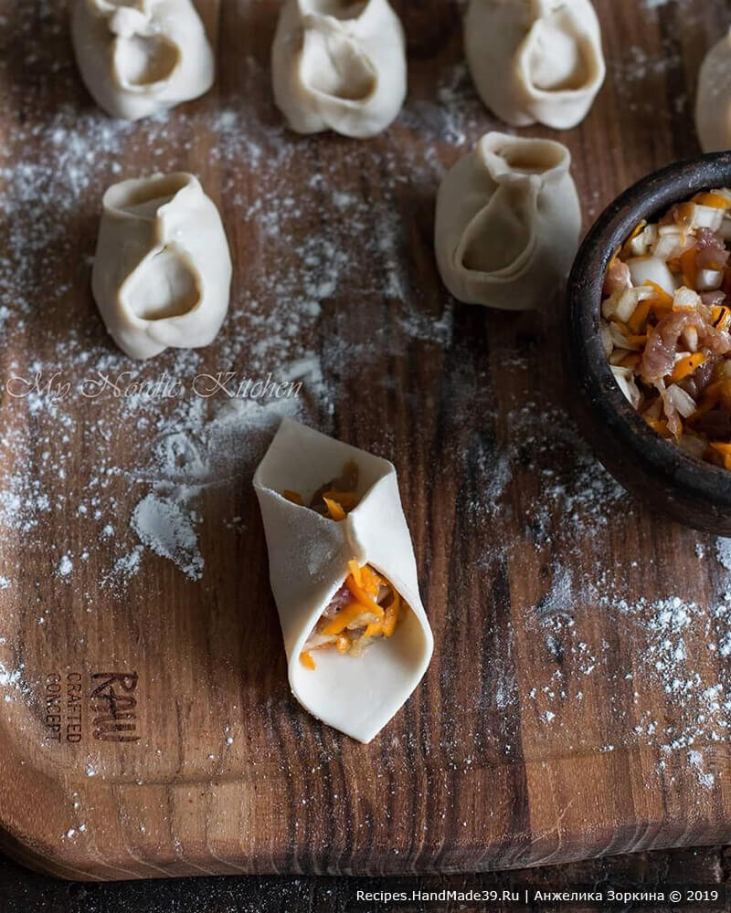 Способ лепки может быть разным (на ваше усмотрение)