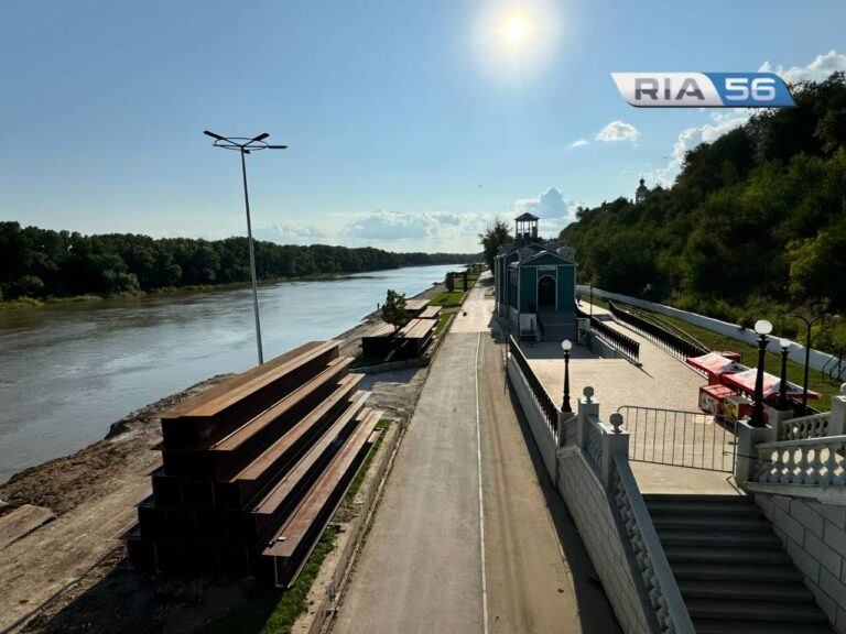    Набережная на века: В Оренбурге начались работы по установке шпунтов Белов Михаил Александрович