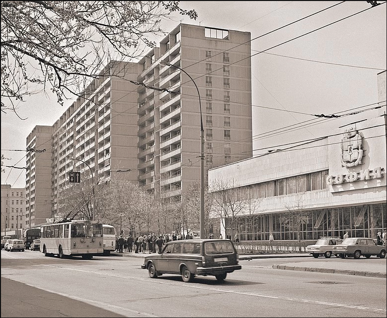 Магазин "София" Май 1988 года. Фото редкое. Источник: Кошевой Виктор / Фотохроника ТАСС