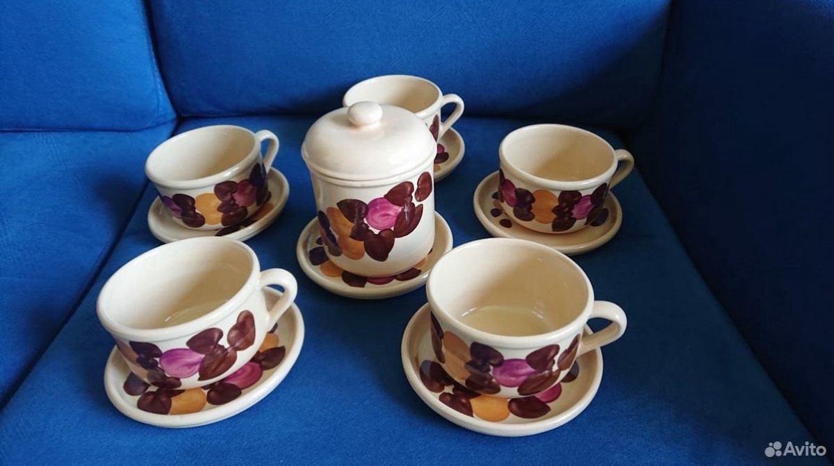 Фото чайного сервиза из Авито, купленного в магазине "София". Пишут, что купили в 1980 году
