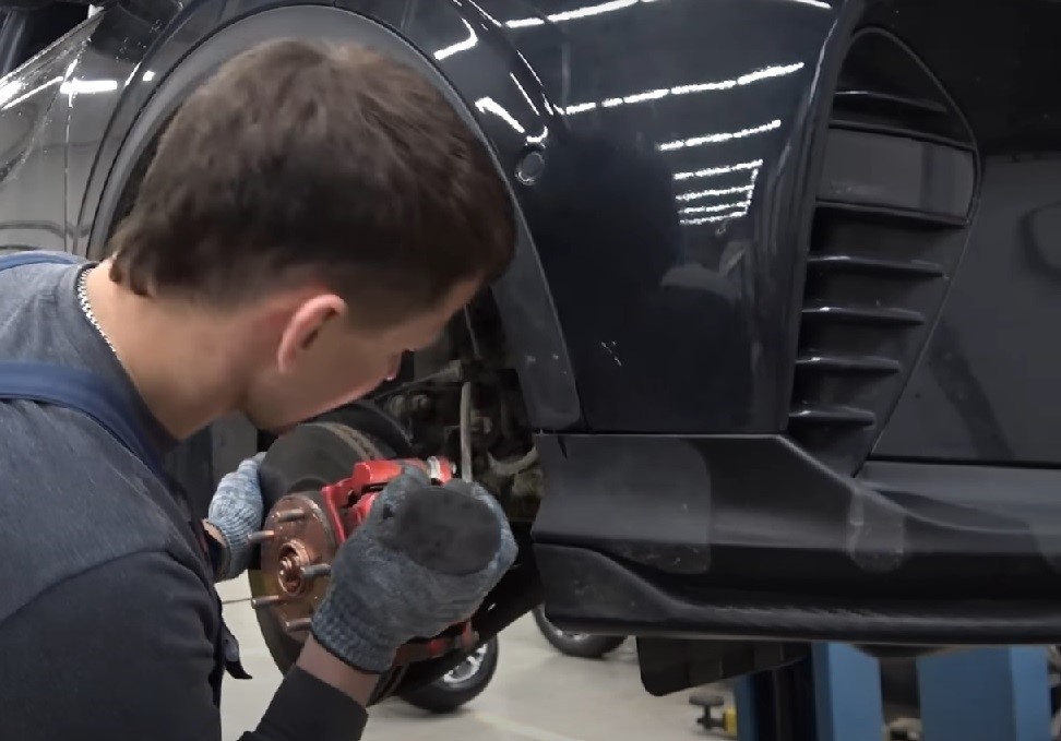 Визуальный осмотр ходовой Geely Coolray