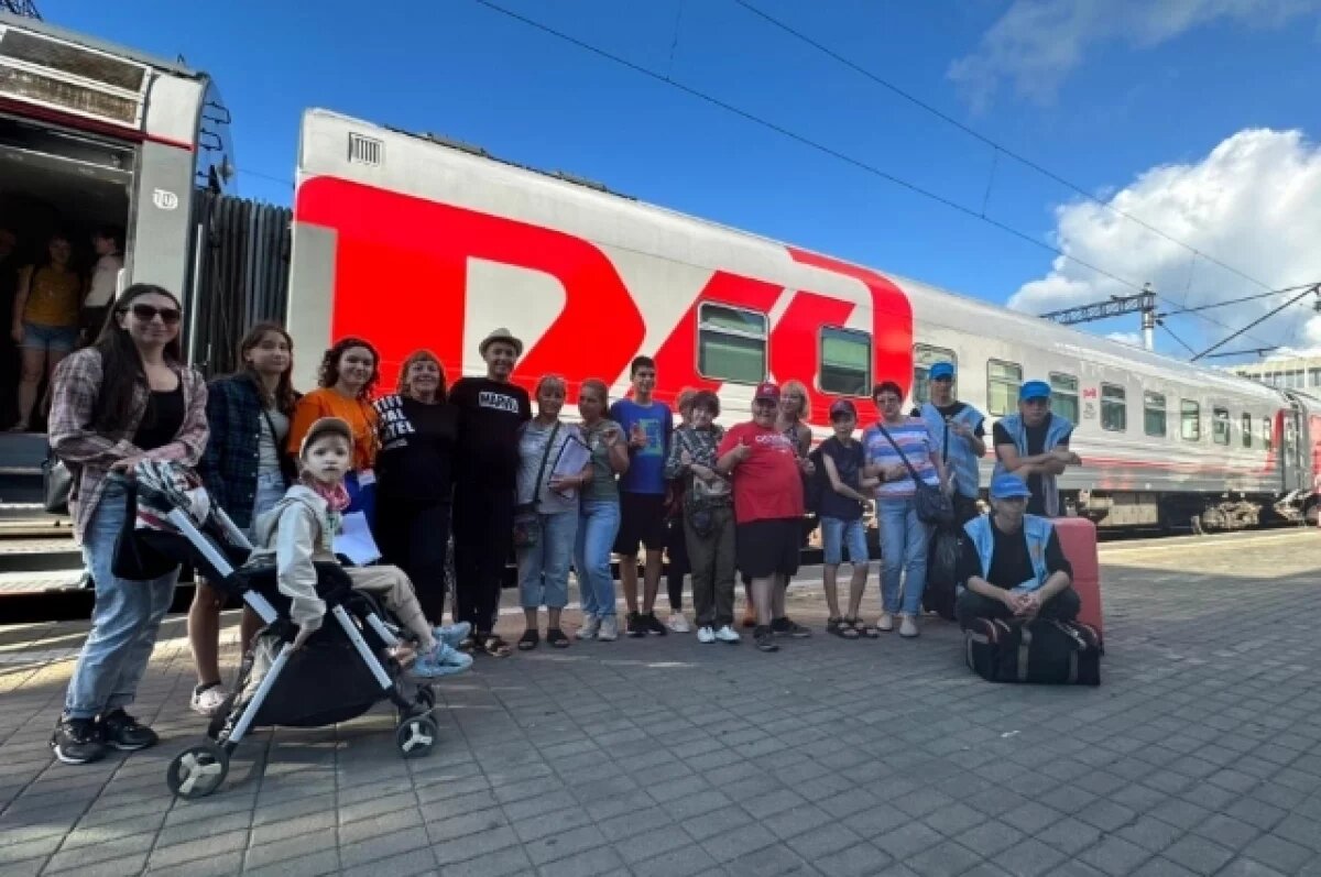    К «Ласковому морю» из Хабаровска выехали 150 детей с инвалидностью