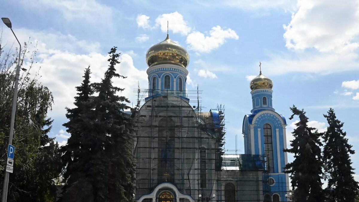 Храм "Умиление" в Луганске, пострадавший во время боевых действий в 2014 году © Sputnik / Виктор Толочко