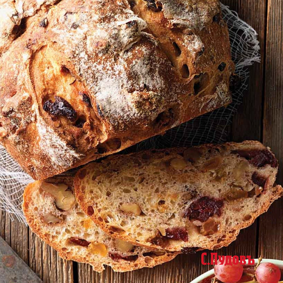 Домашний хлеб с цельнозерновой мукой, изюмом, клюквой и орехами