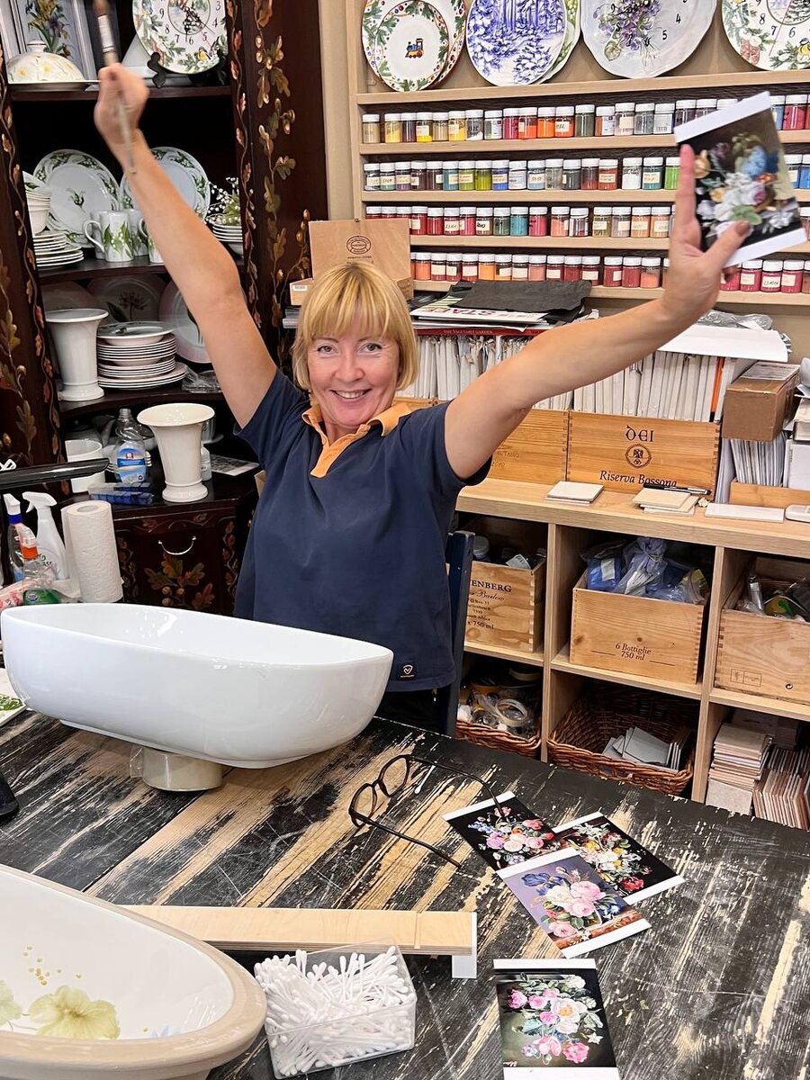 За рабочим столом) 