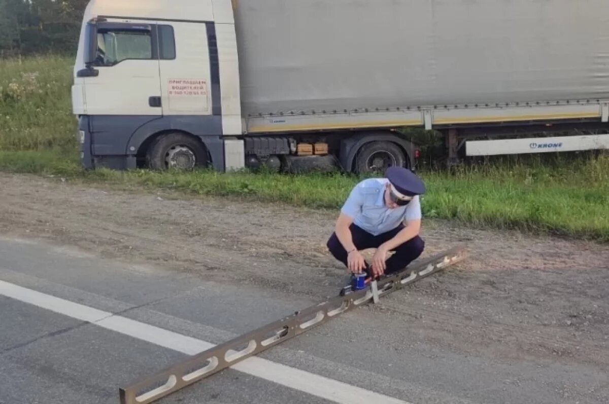    Водитель грузовика из Воронежской области умер на свердловской трассе