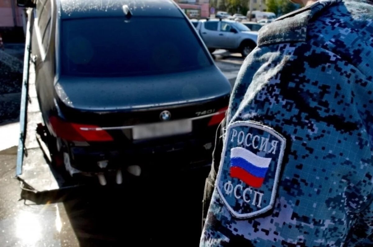    В Мурманске лихач на BMW может лишиться машины за долги