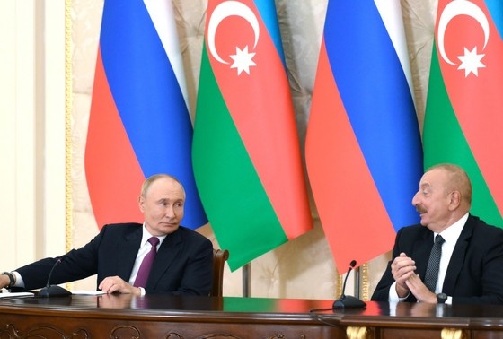    Владимир Путин и Ильхам Алиев