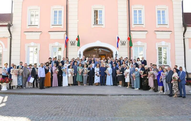    Торжественный прием лучших семей республики в Казани