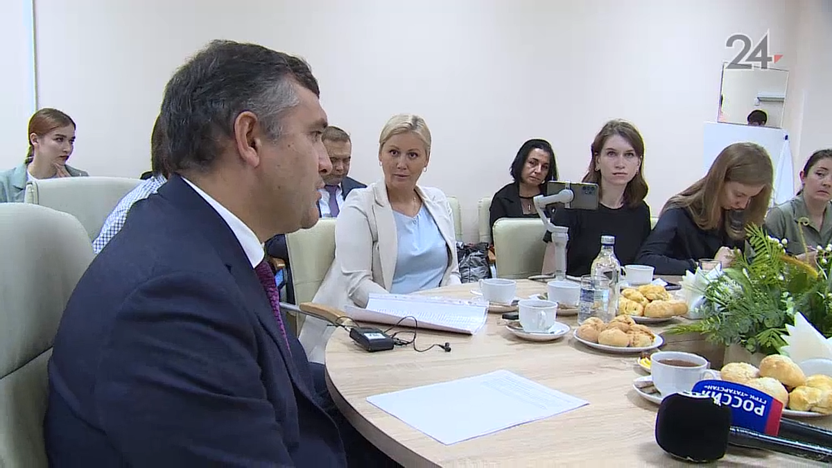 Скриншот из видеосюжета