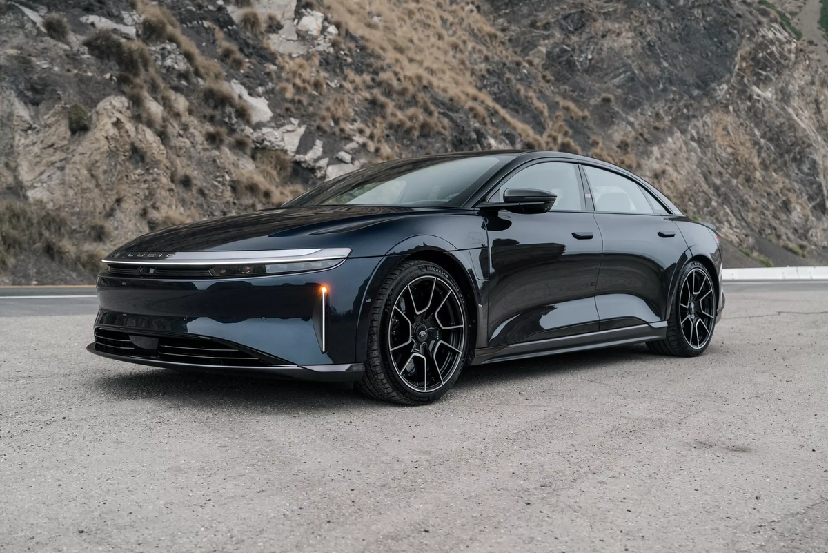    Lucid Air Sapphire