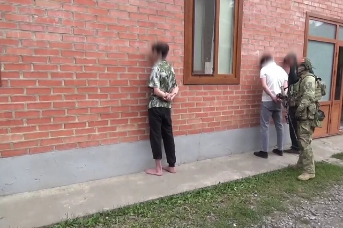    Один из задержанных боевиков рассказал силовикам, что инструкции им давал житель Дагестана, который находится в Сирии.