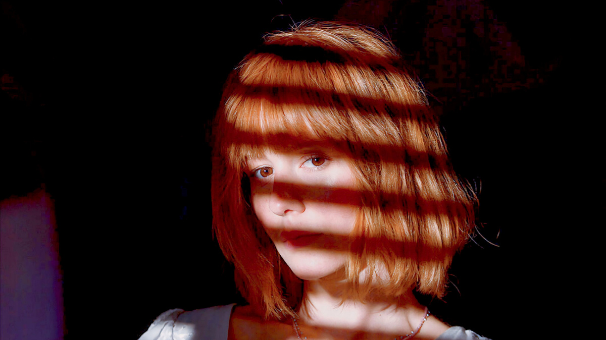 Кадр из фильма "Триггер. Фильм." Ирина Старшенбаум в роли Майи