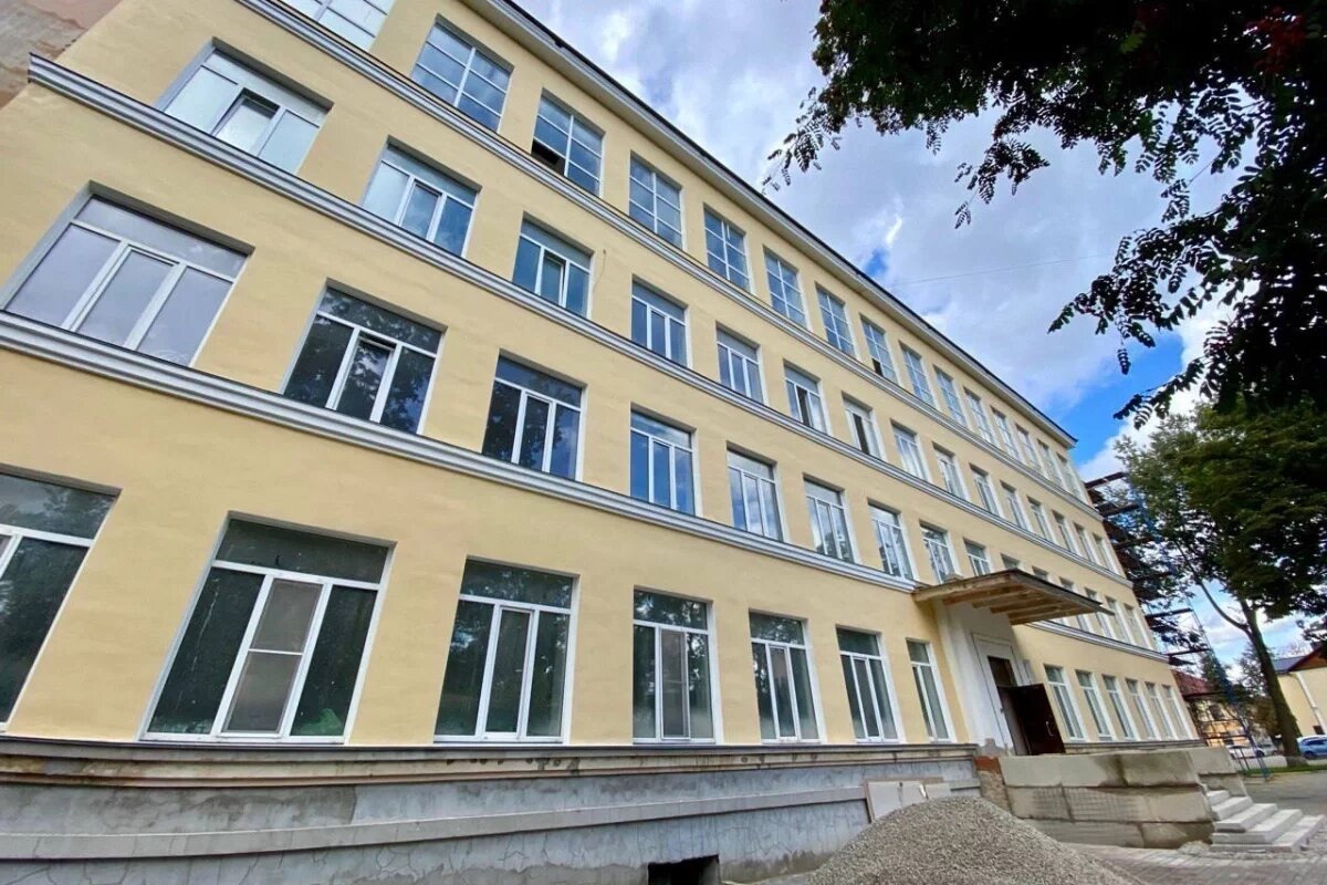 Ремонт 2 школа псков. Ремонт 2 школа псков. 20 школа псков. 37 школа новый корпус. Школа фотографии.