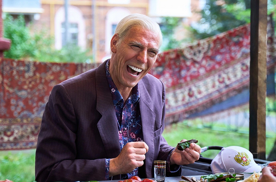 Дюжев с фарфоровой челюстью