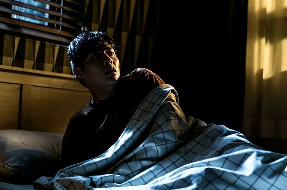 Триллер, преступление, детектив. Республика Корея. Режиссёр: Чан Хан - джун. В главных ролях: Кан Ханыль, Ким Му - ёль, Мун Сон - гын, Н Ён - хи.