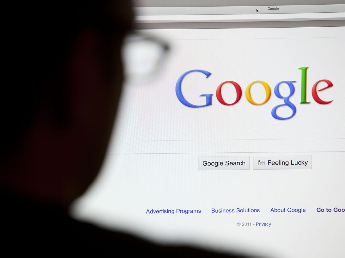    Страница Google.com на экране© Depositphotos.com / Anthony Brown