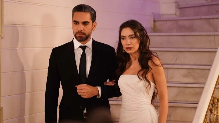 кадр из сериала "В конце ночи"