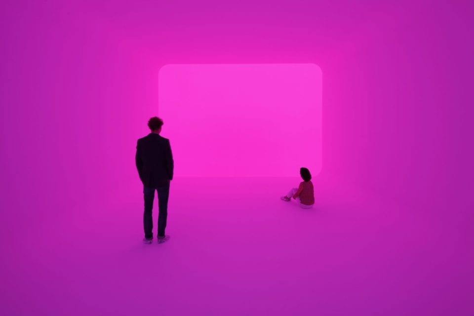 Фото: Florian Holzherr ; с согласия Häusler Contemporary München | Zürich; инсталляция James Turrell, Ganzfeld APANI (Venice Biennial 2011), 2011, LED, 16 x 12 x 6m