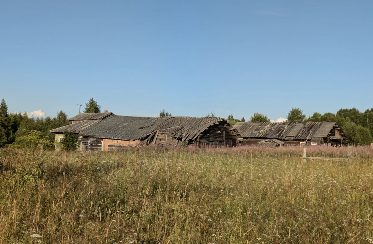 Сейчас в деревне никто не живет