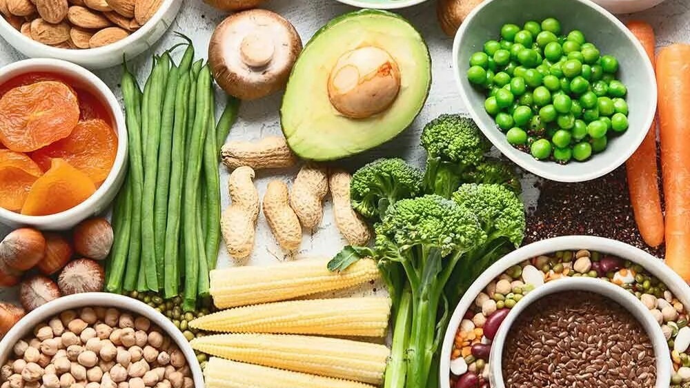 ...птичье мясо, молочная продукция, яйца, овощи, фрукты, говядина, рыба, гречка и многие другие продукты – это то, что благоприятно влияет на организм.
