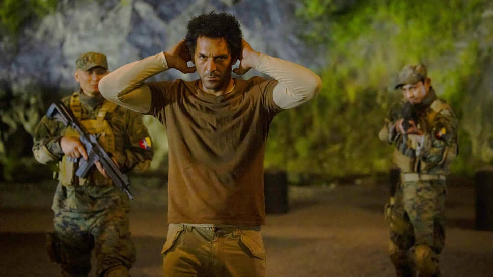 Фото: Экспонента📷Ларго Винча (Томер Сисле, в центре) не взять голыми руками